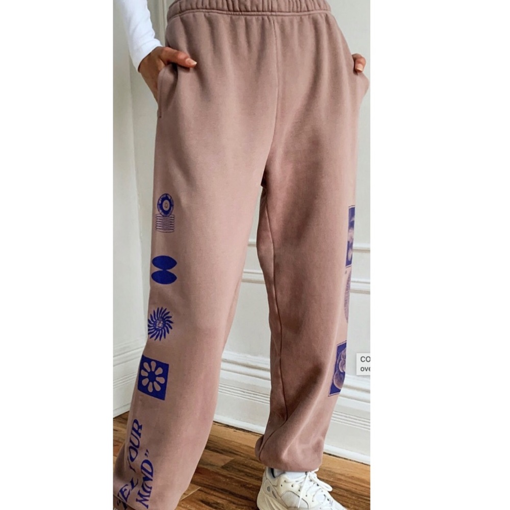 ISO: Aritzia COZYAF mega sweatpant